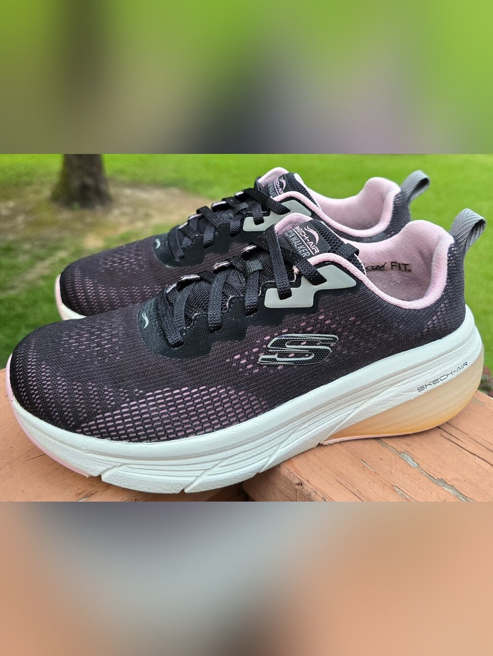 Sz 6.5 Wide Women's SKECHERS SKECH AIR D'LUXE WALKER Walking Shoes